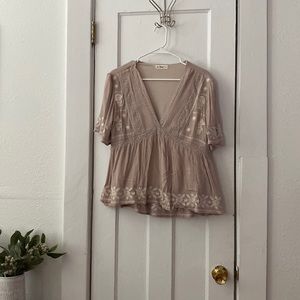 Light Mauve Floral/Lace Embroidered Cropped Peplum Blouse (M)